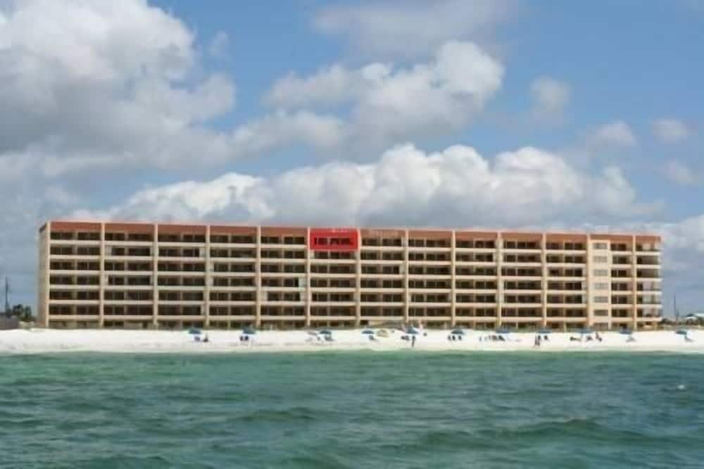 Surf Dweller 709 by Brooks and Shorey Resorts