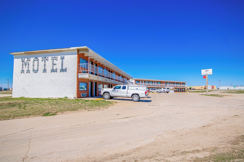 OYO Crossroads Inn