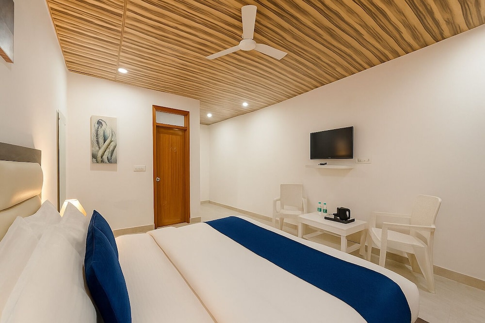 Hotel Shiva Lake - Near Mussoorie Lake