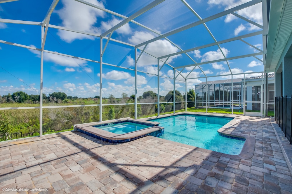 1605mc Amazing Champions Gate 8 Bedroom 5 Bed - Image 3