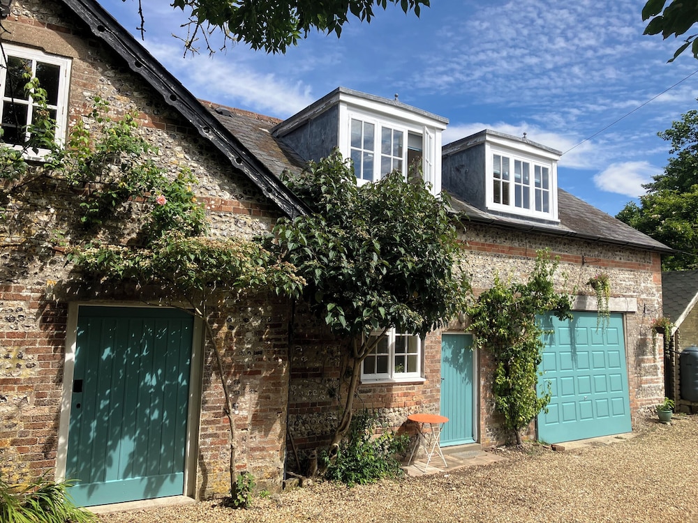 The Coach House - Trinity Lodge