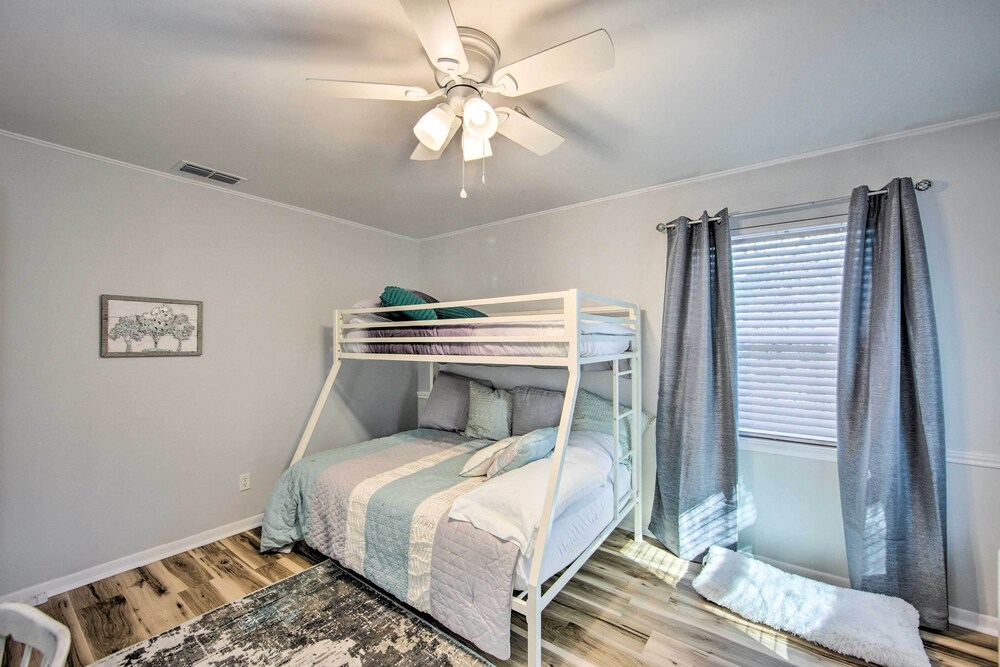 Marshall Vacations - Longview Vacation Rental Home: 4 Mi to Dtwn - Property Image 2