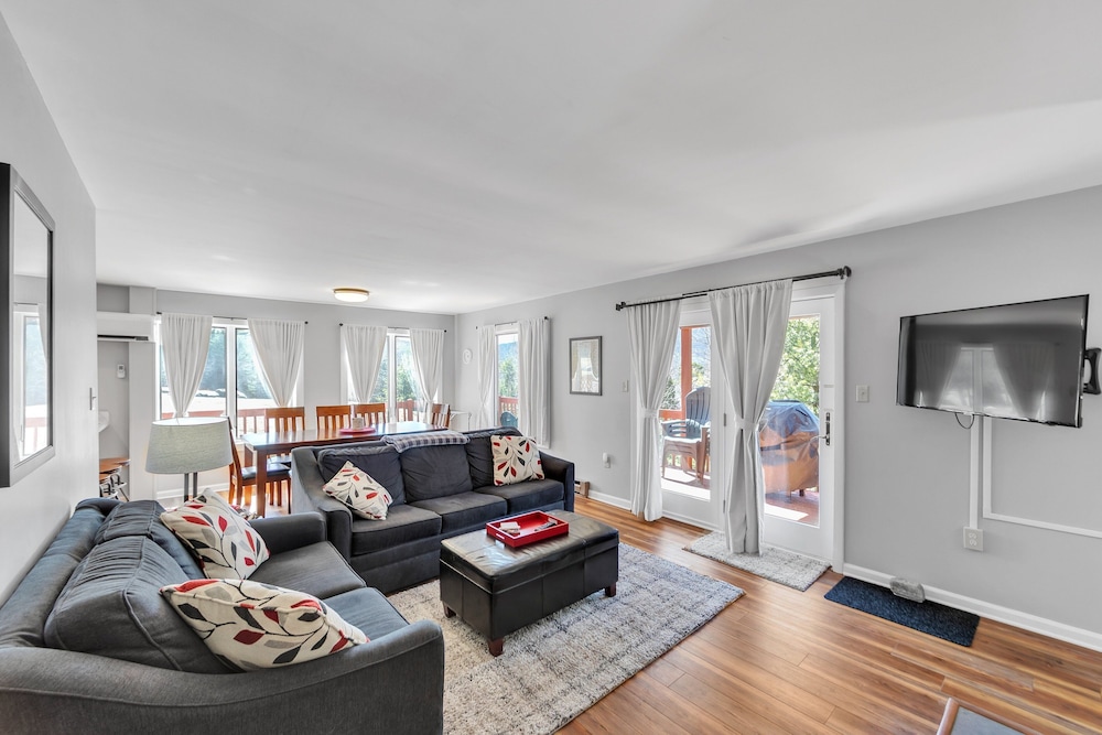 Upper Sleighride 25l - Wrap-around Deck End Unit 3 Bedroom Townhouse by The Summit at Gore Mountain