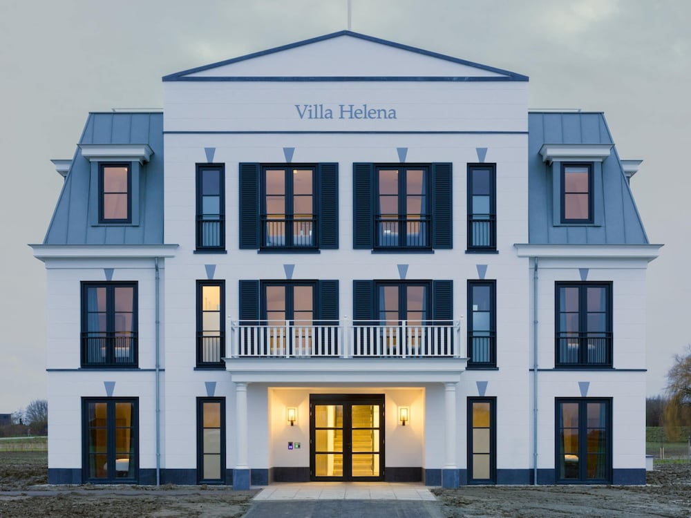 Modern Penthouse, 2 Bath Rooms Close to Lake Veere