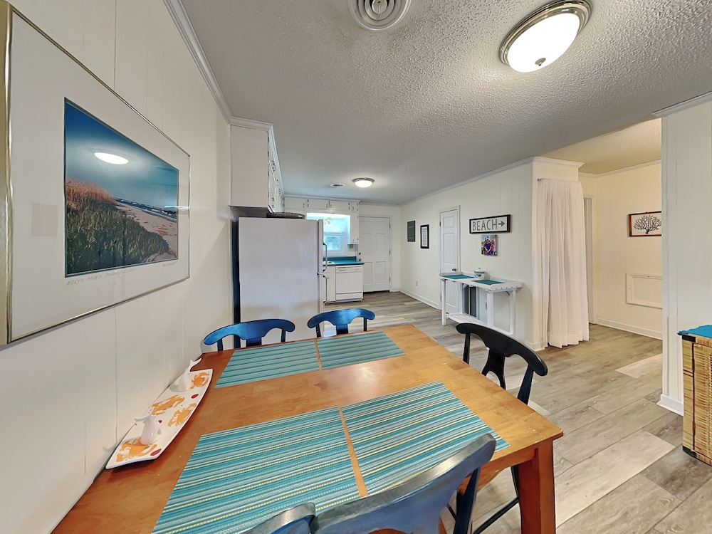 Catch A Wave by Topsail Realty