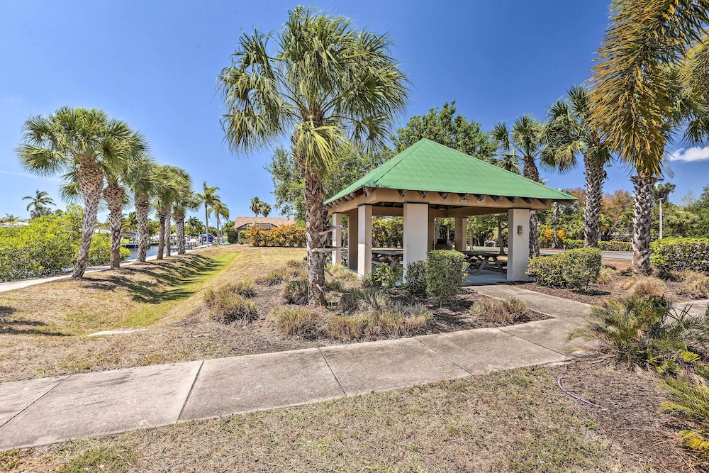 Screened Lanai: Colorful Cape Coral Retreat view 4