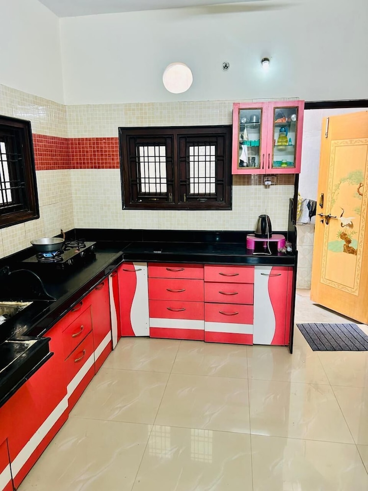 Gokul hotel