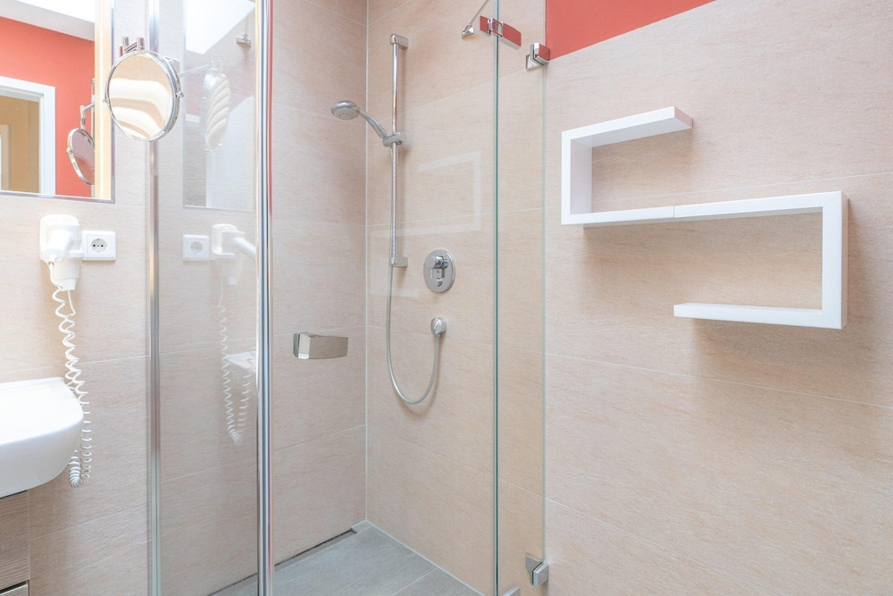 Apartment in Sellin Near South Beach