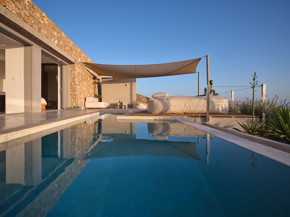 Santorini Heights