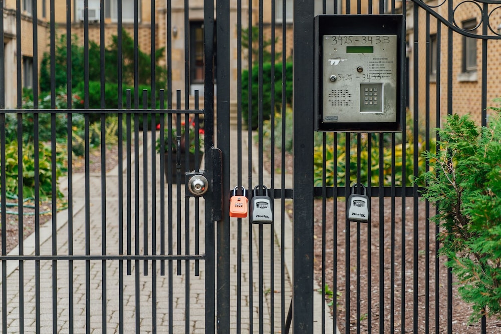 Chic & Pristine 1BR Apt in Marshfield - Image 5