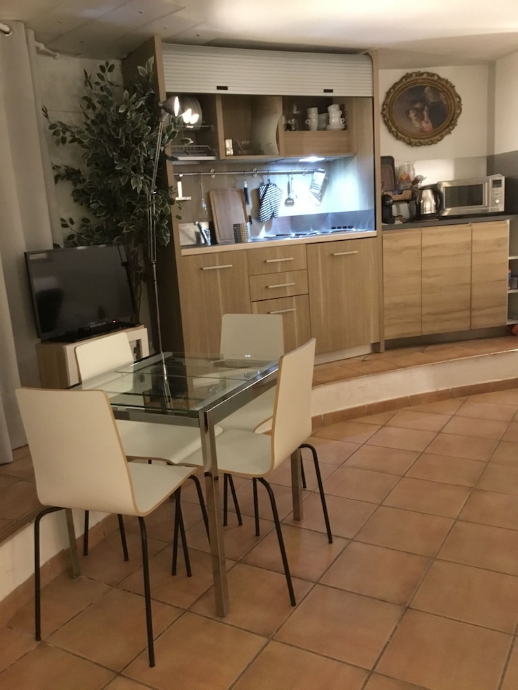 Near Ifo Roma Sweet Home Studio Apartment