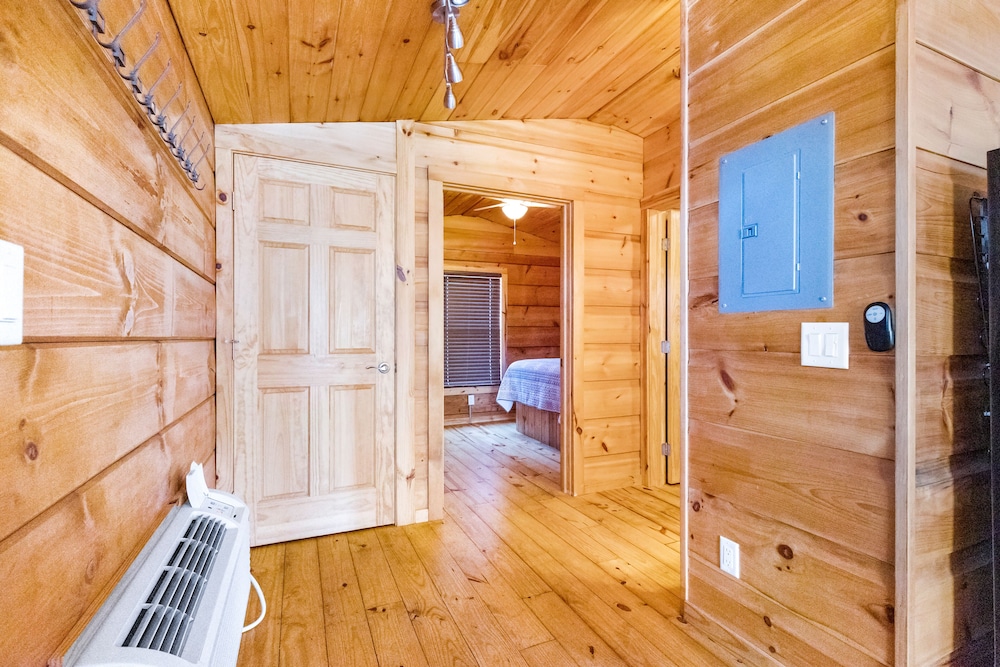 Edinboro Lake Resort Cabins