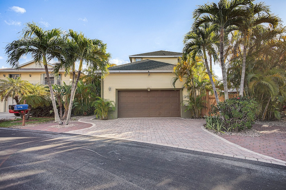 Fort Myers Getaway w/ Hendry Creek Access! view 4
