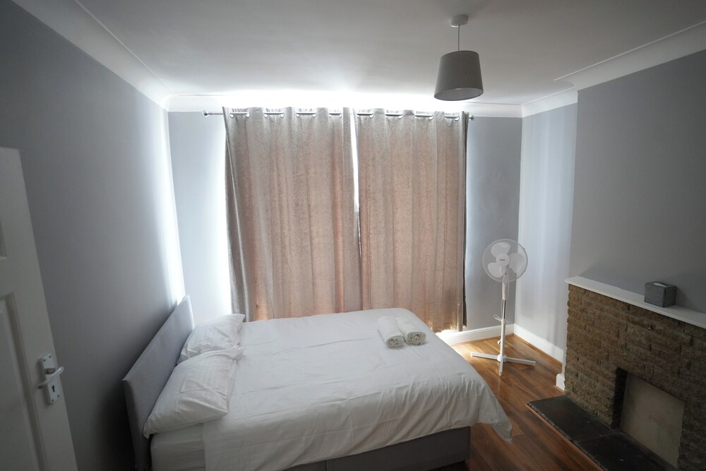 Westwick Gardens Retreat - 4 Bedroom House