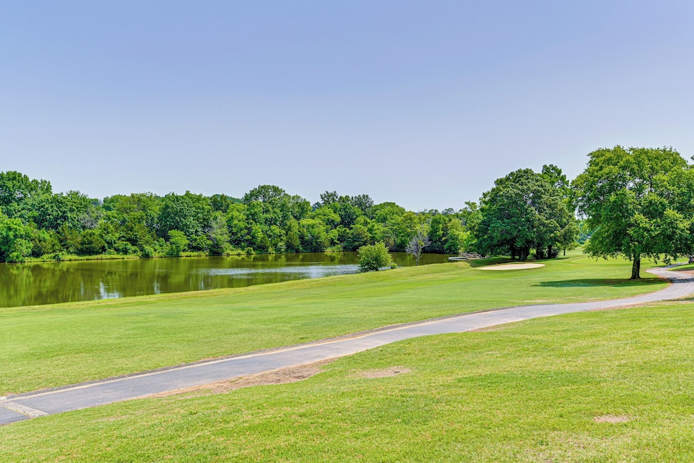 13 Mi to Dtwn: Nashville Gem Near Golf & Fishing