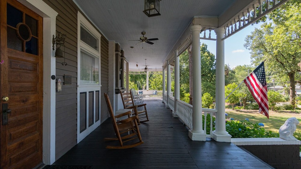 Hogan House at Rose Hill B&B