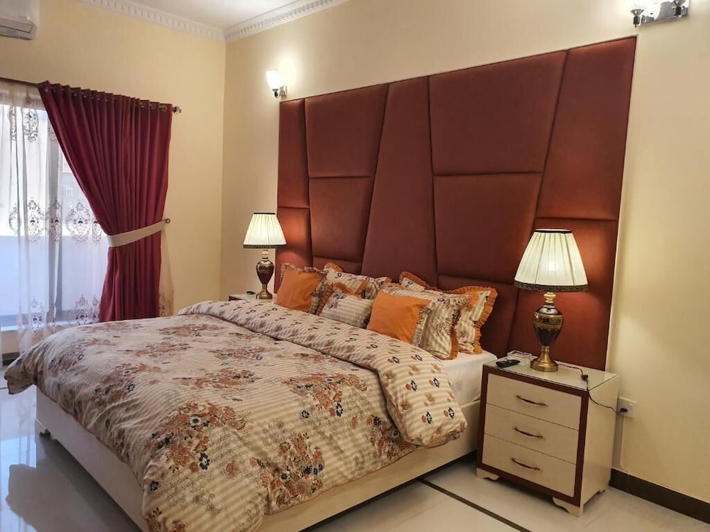 Royal Villa Guest House view 4
