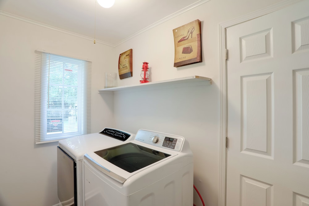 Updated North Greenwood Cottage < 1 Mi to Dtwn!