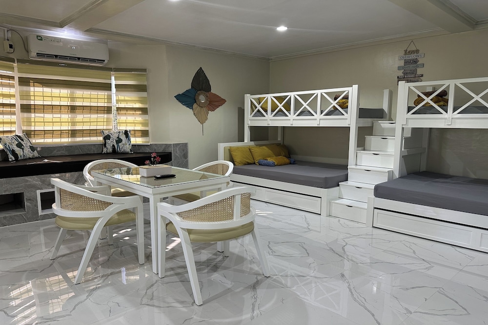 Michael's Homestay - Farm Villa near Patar Beach & Bolinao Falls