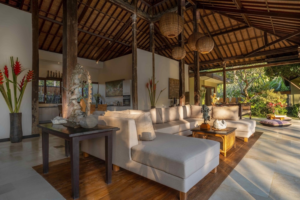 Villa Crystal Castle