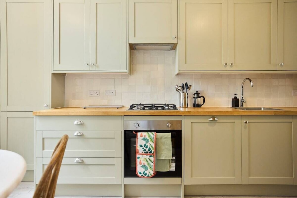 The Earl's Court Hideout - Lovely 4bdr House With Garden