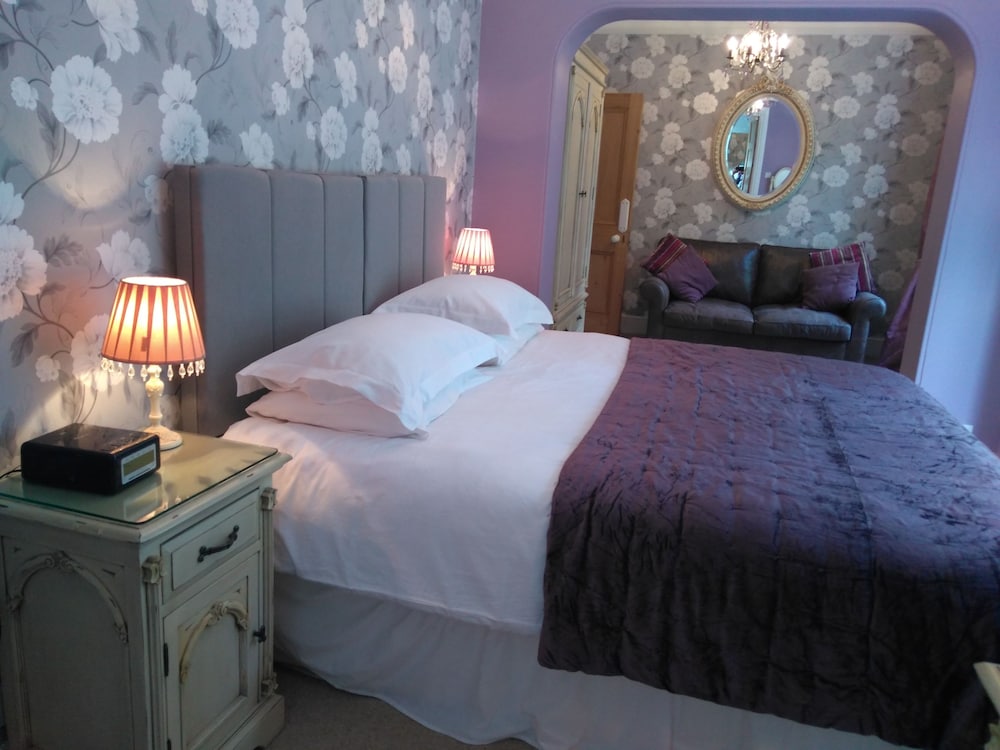 Newton Abbot Vacations - Oaklands Bed Breakfast - BB - Property Image 3