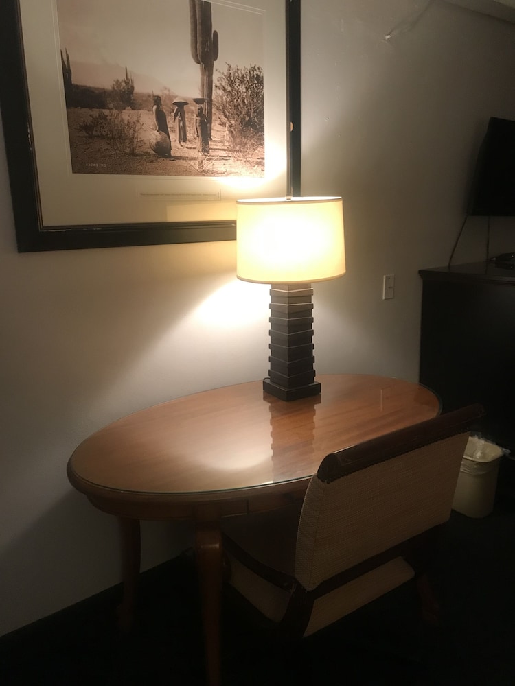 Travelers Inn & Suites