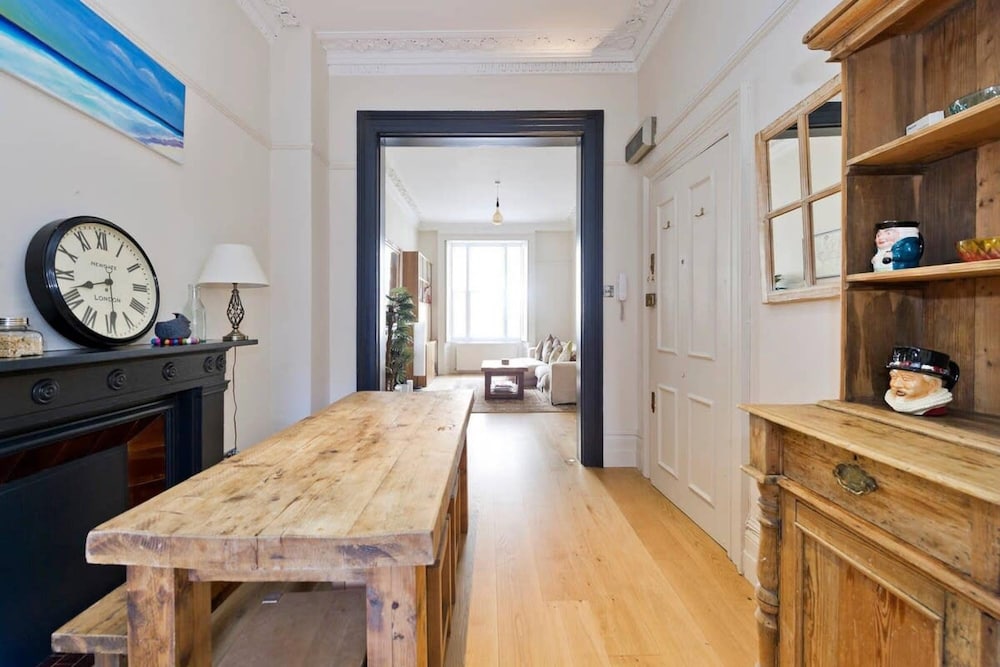 2-bed Apartment in Paddington Near Hyde Park