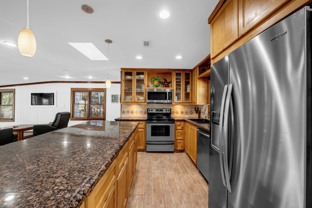 River Oaks Place