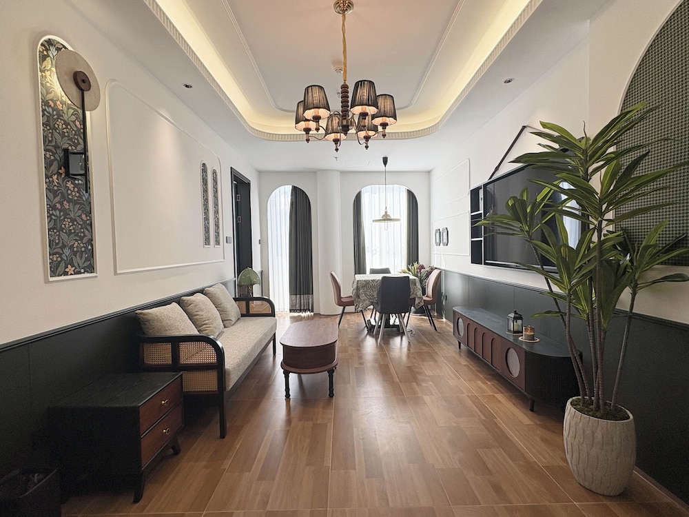 Vishan Garden Trendy Hostel