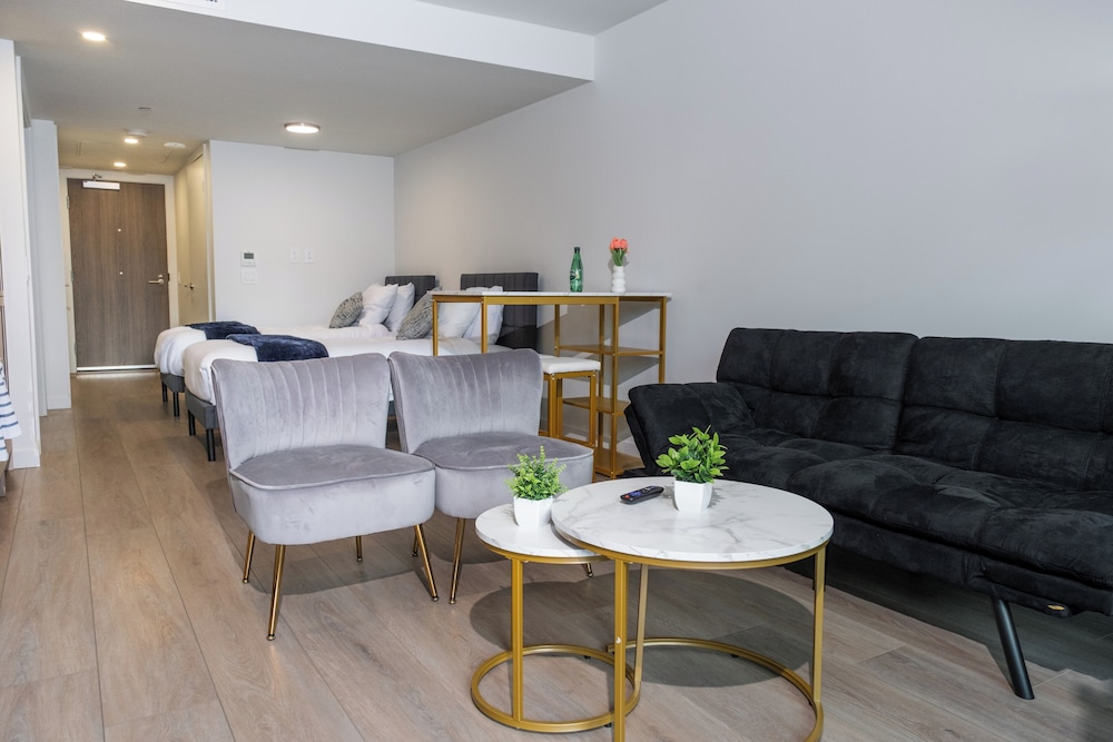 Silverstone Downtown Long-Term stay