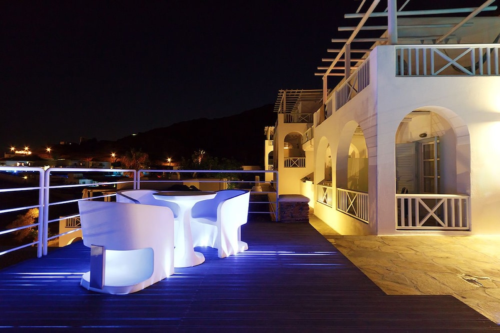 Far Out Hotel & Spa