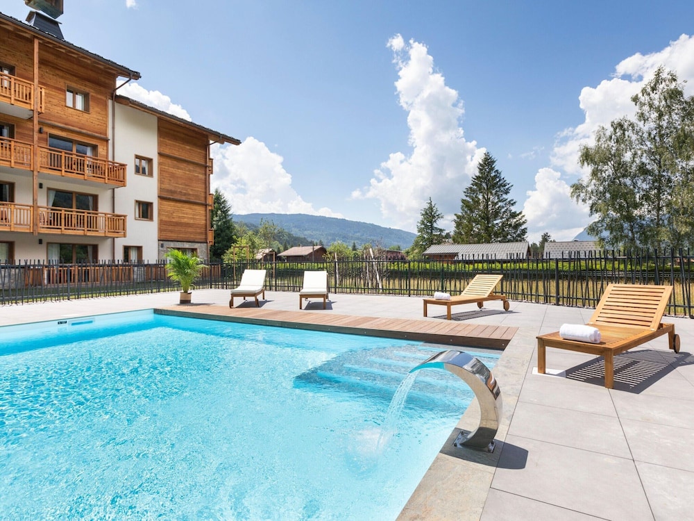 Chalet in Samoens Near Grand Massif Lift