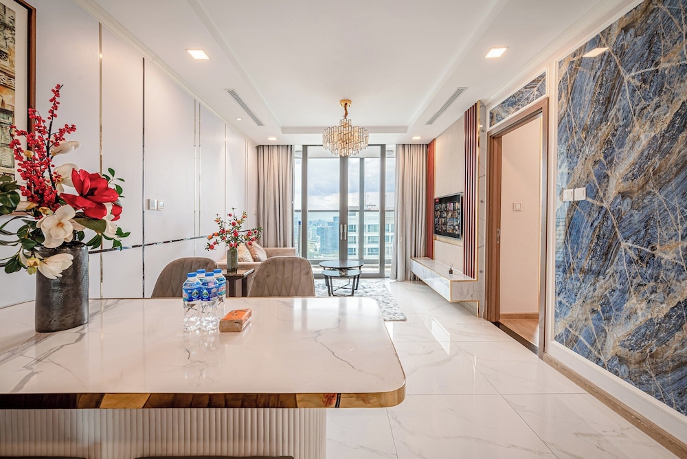Somi Luxstay Landmark 81