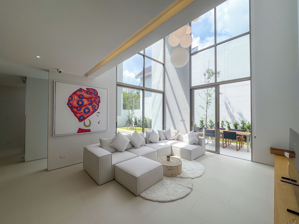 Luxury 3BR Pool Villa PrideLux 4 L10