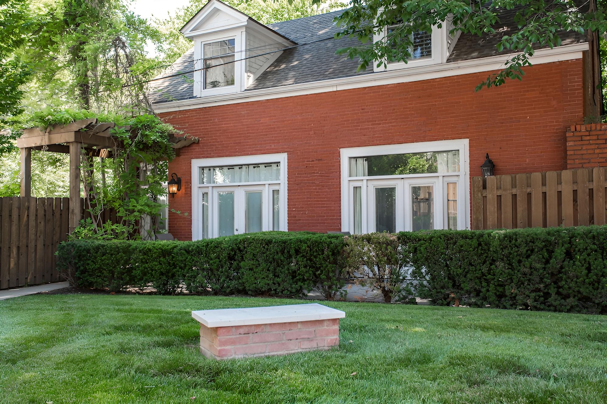Kansas City Vacations - Oak Street Mansion - Property Image 20