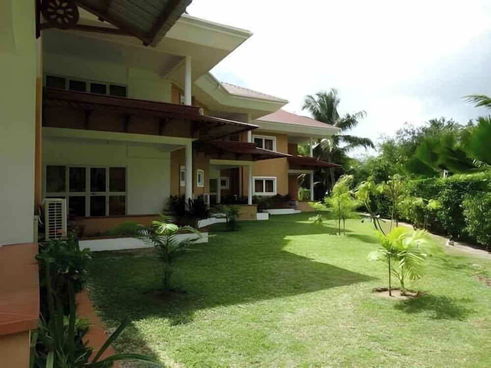 Praslin Paradise