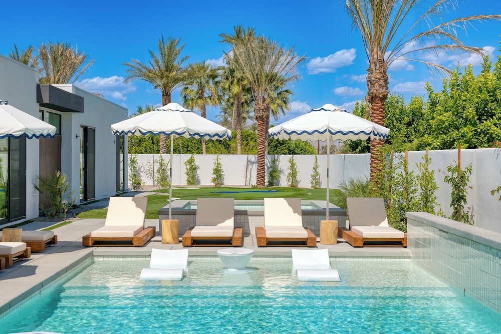 The Polo Villas by AvantStay – Modern Oasis Near Empire Polo Club