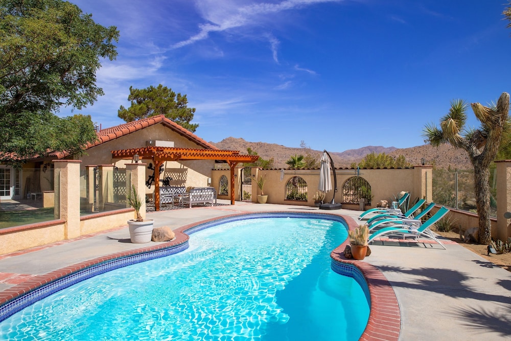Desert Shadows by Avantstay Breathtaking Views Pool