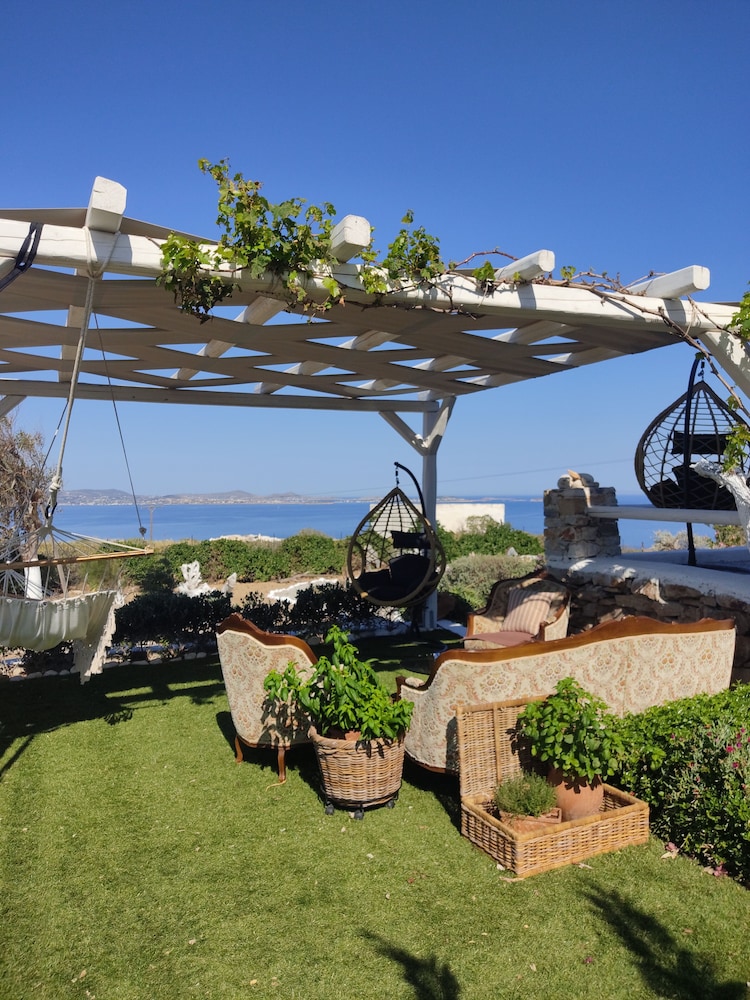 Zephyrus Sunset House