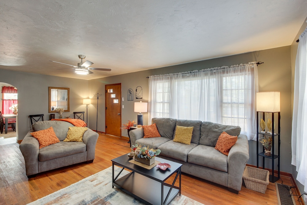 Missouri Escape w/ Furnished Patio, Near Downtown!