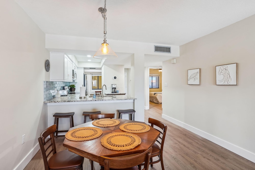 Land's End 4-404 Bay Front - Premier