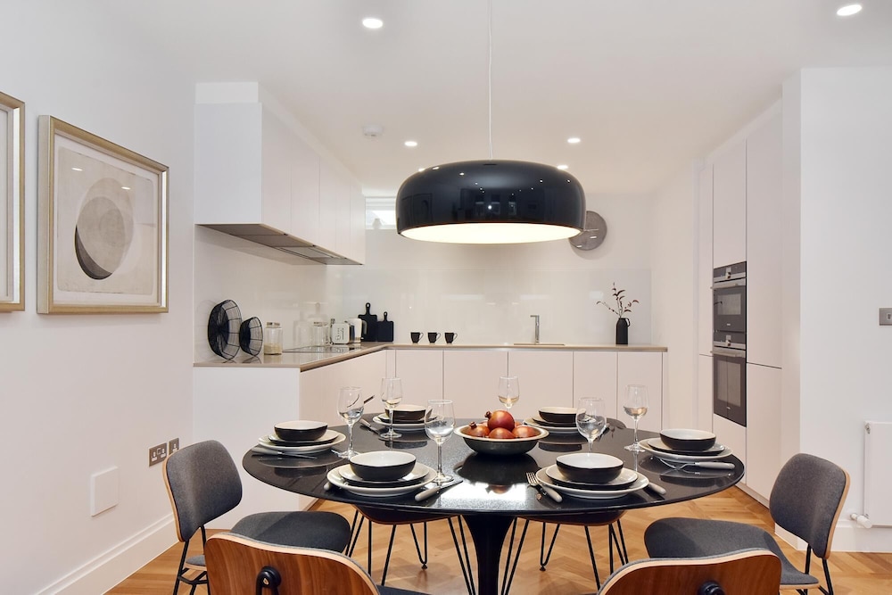Stunning Mayfair 3 Bed 8 Million Air Conditioned