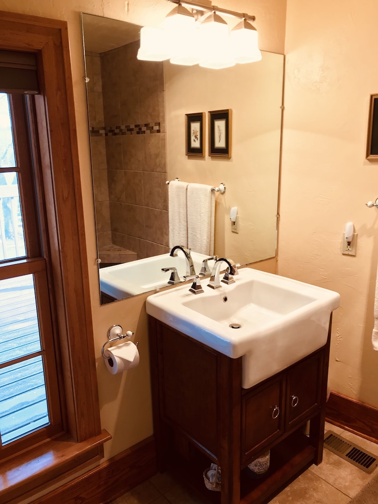Chanticleer Guest House