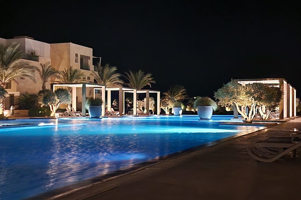 Xuru Stays I Homestyle & Summery 1bdr@ Mangroovy Free Beach Pool