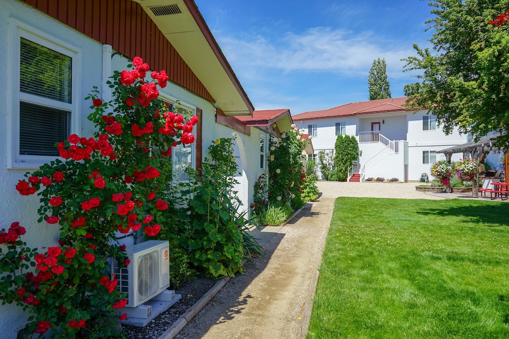 Sandy Beach Suites