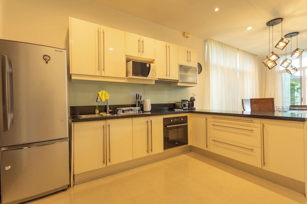 3BR PoolVilla Near Nai Harn Beach V113