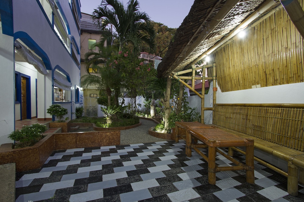 Island Jewel Inn