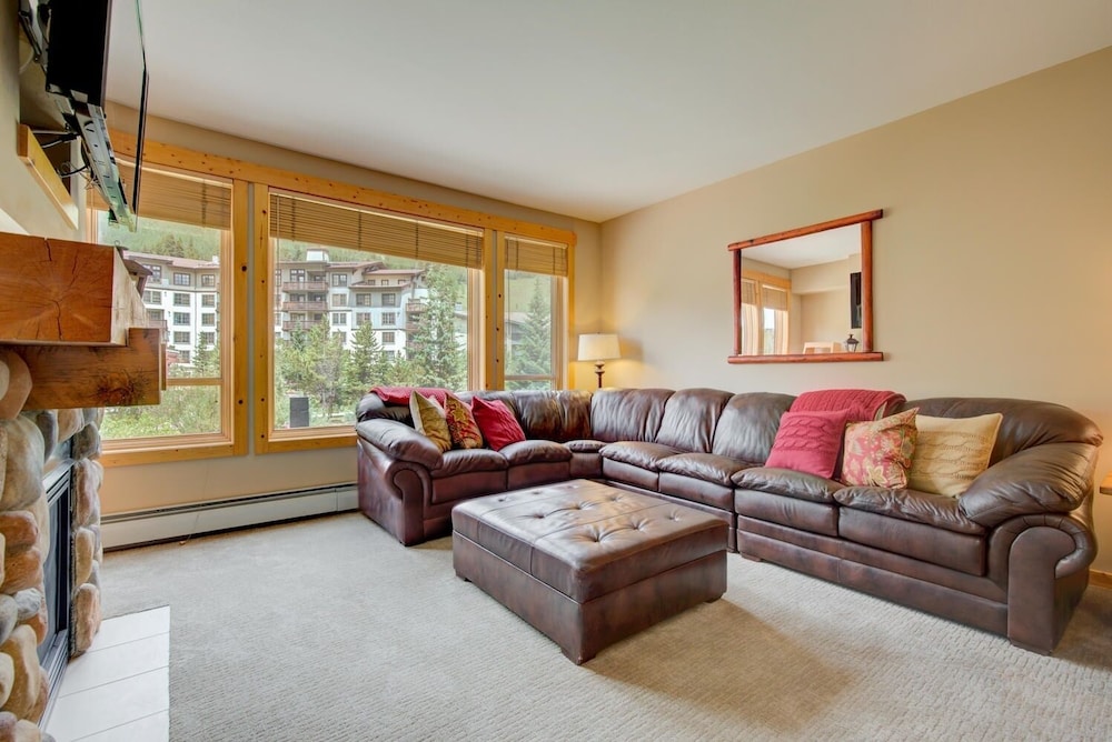 Taylor's Crossing #210 3 Bedroom Condo by RedAwning view 4