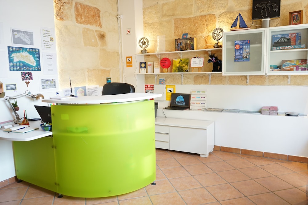 Hostel Menorca - Albergue Juvenil photo 3